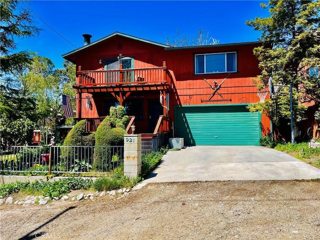 921 Piru Way, Frazier Park, CA 93225 - view of front of home with driveway and an attached garage