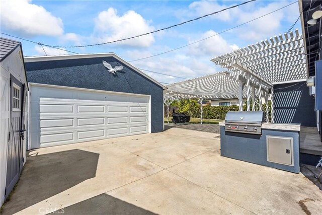 view of detached garage