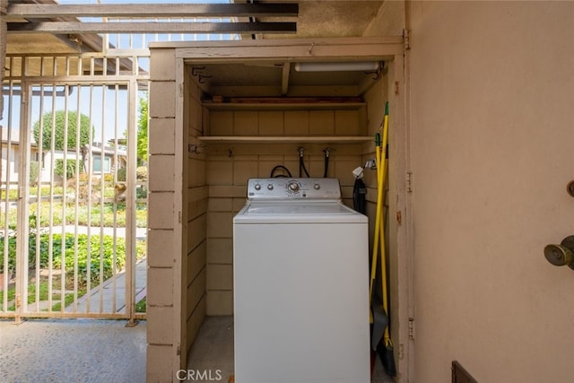 999 E Valley Blvd Unit 44, Alhambra, CA 91801 - laundry area featuring washer / clothes dryer and healthy amount of natural light