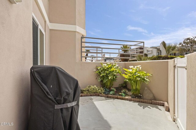 5270 W Wooley Rd, Oxnard, CA 93035 - view of patio featuring a grill
