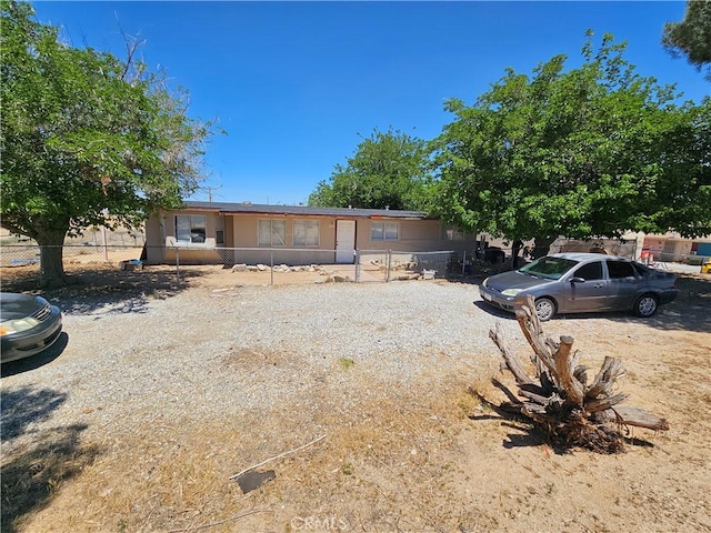 16622 Sequoia St, Hesperia, CA 92345 - manufactured / mobile home featuring a fenced front yard