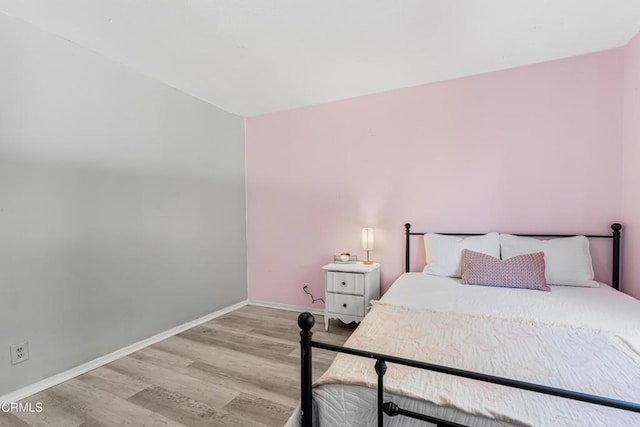 232 Prospect St, Oak View, CA 93022 - bedroom featuring light wood-type flooring and baseboards