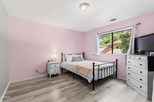 232 Prospect St, Oak View, CA 93022 - bedroom with light wood finished floors and baseboards