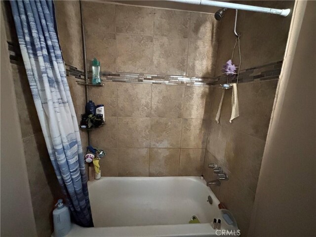 3852 4th St, Riverside, CA 92501 - full bathroom featuring shower / bath combo