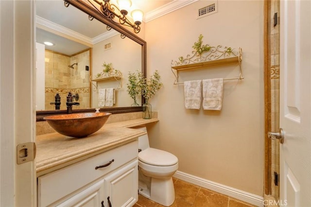 full bath featuring crown molding, visible vents, baseboards, toilet, and vanity