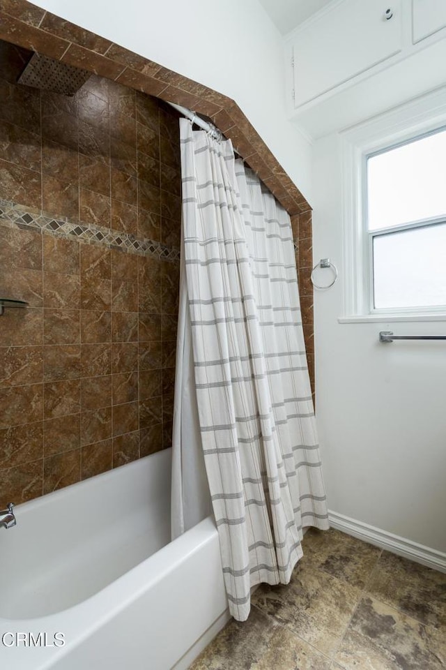 3059 Glenrose Ave, Altadena, CA 91001 - full bathroom with shower / bath combo with shower curtain