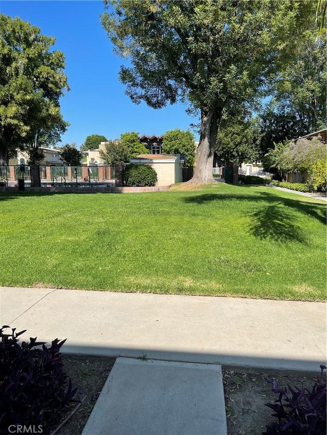 view of yard featuring fence