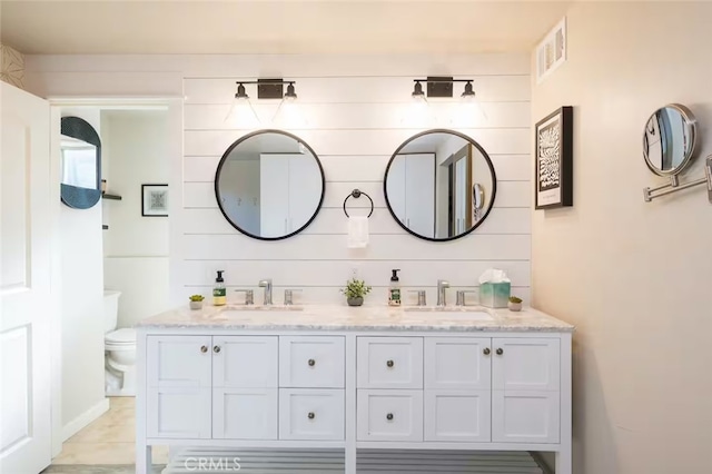 8035 Santa Rosa Rd, Atascadero, CA 93422 - full bath featuring double vanity and toilet