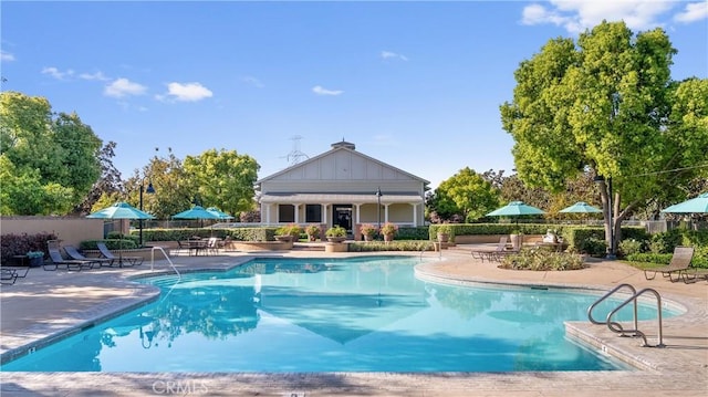 3240 S Westmont Ln Unit 5, Ontario, CA 91761 - pool featuring fence and a patio