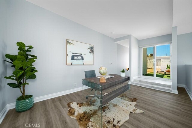 1880 Veteran Ave Unit 308, Los Angeles, CA 90025 - office space featuring wood finished floors and baseboards