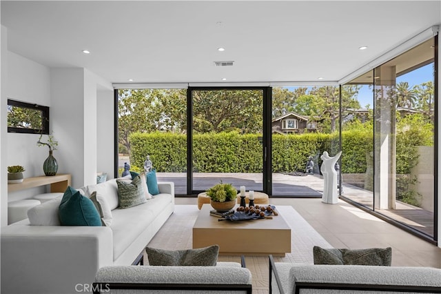 9 Temple Ave, Long Beach, CA 90803 - sunroom with visible vents