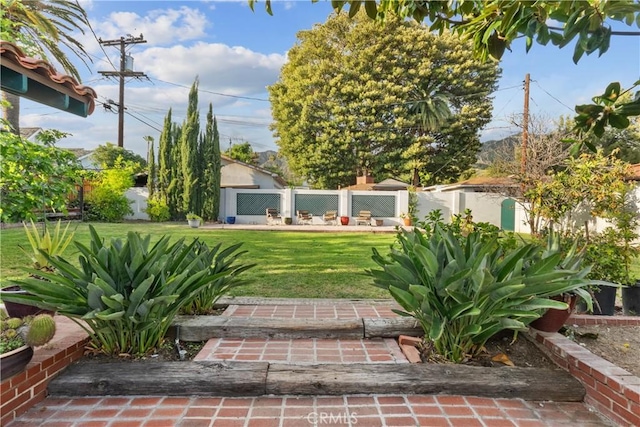919 W Kenneth Rd, Glendale, CA 91202 - view of yard featuring fence