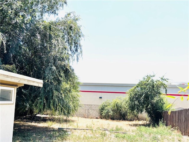 643 W Ramona Dr, Rialto, CA 92376 - water view