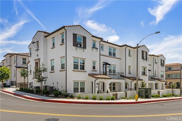 207 Colby Cir, Claremont, CA 91711 - view of property featuring cooling unit and a residential view