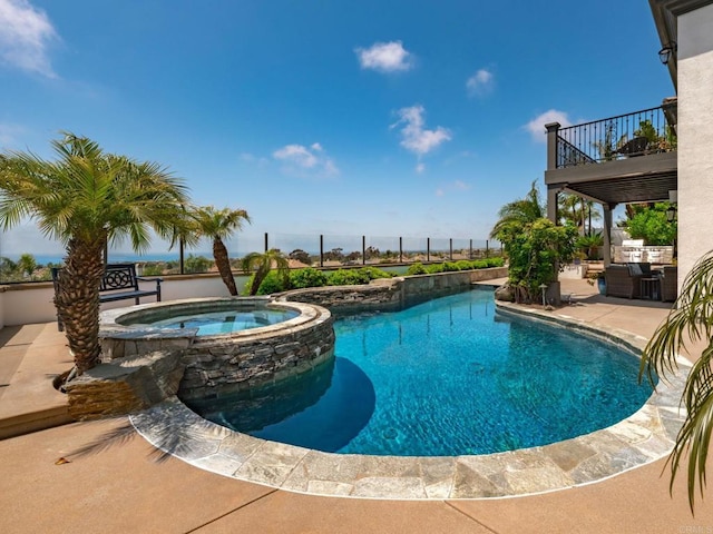 7076 Heron Cir, Carlsbad, CA 92011 - view of pool featuring a patio and a pool with connected hot tub