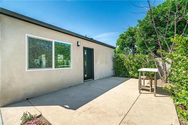 13301332 N Lincoln St, Burbank, CA 91506 - view of patio / terrace