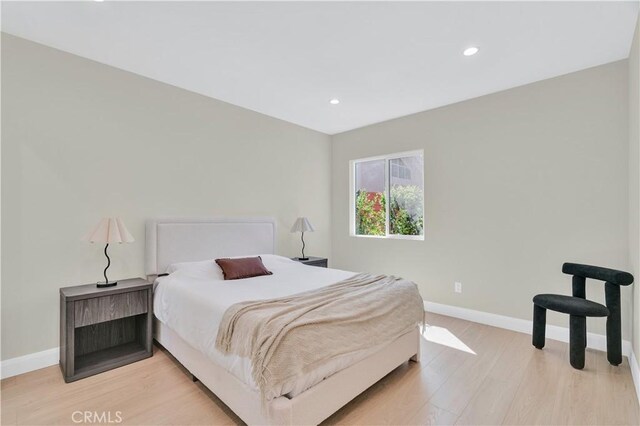 13301332 N Lincoln St, Burbank, CA 91506 - bedroom featuring recessed lighting, light wood-type flooring, and baseboards