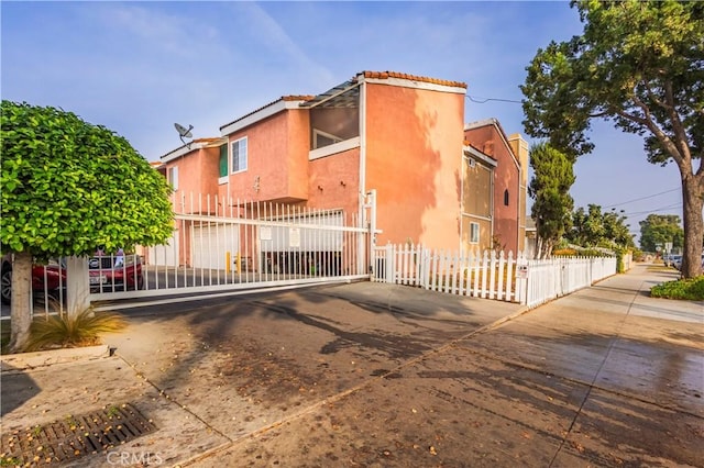 11249 Ferina St, Norwalk, CA 90650 - view of property featuring a fenced front yard