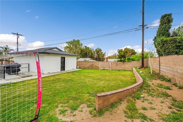 12643 Gladstone Ave, Sylmar, CA 91342 - view of yard with a fenced backyard