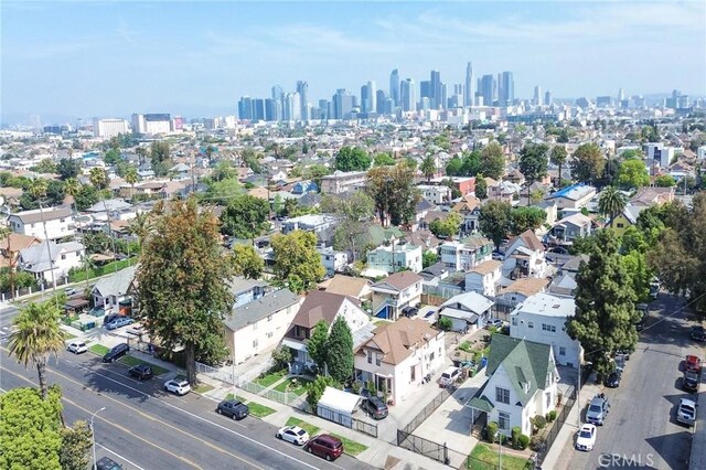 927 E 28th St, Los Angeles, CA 90011 - view of property location featuring a view of skyline