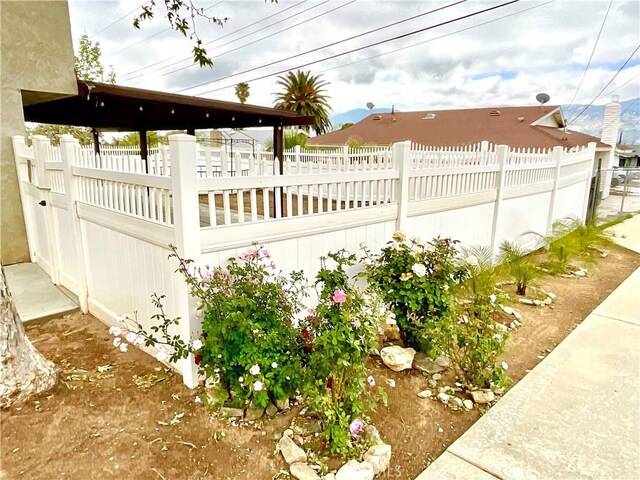 1078 W King St, Banning, CA 92220 - exterior space featuring fence