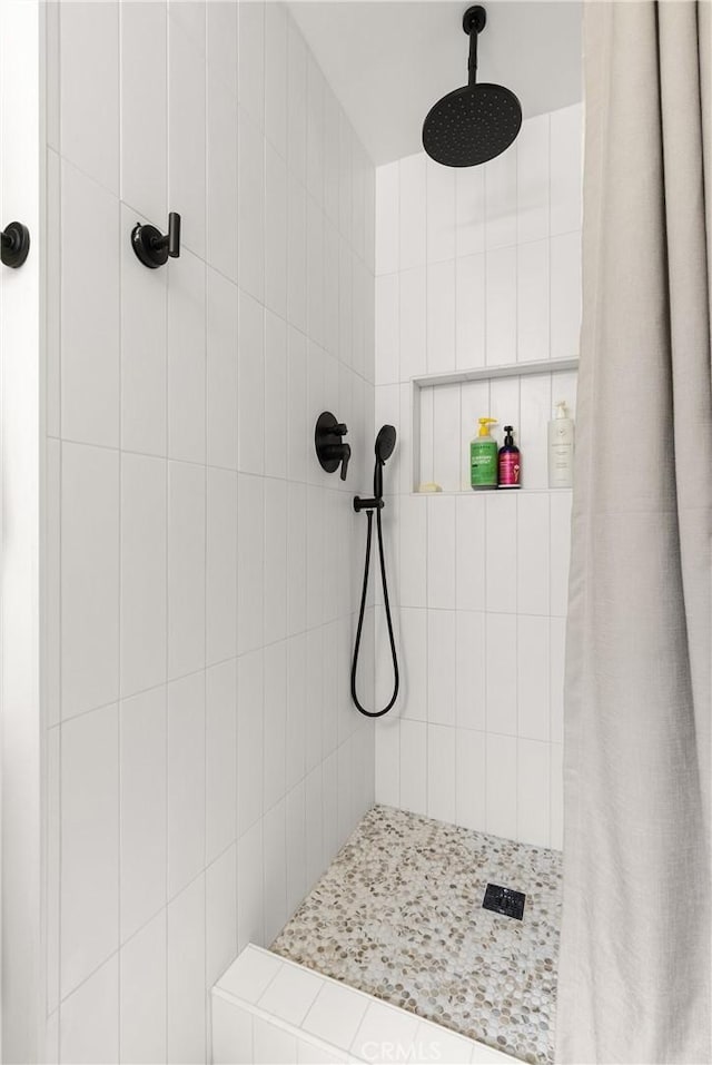 2343 E Athens Ave, Orange, CA 92867 - bathroom featuring a tile shower