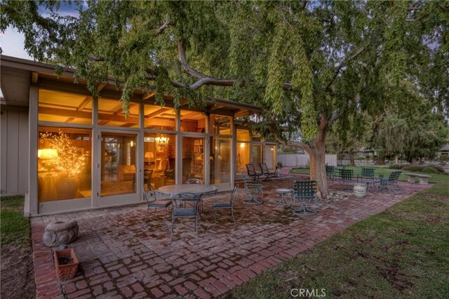 5646 E Park Circle Dr, Fresno, CA 93727 - back of house with a patio area