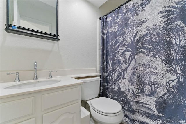 3381 Deaver Dr, Corona, CA 92882 - full bathroom featuring toilet, vanity, and curtained shower