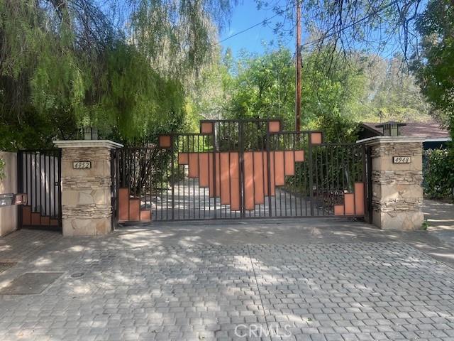 4950 Vanalden, Tarzana, CA 91356
