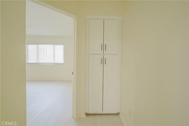 15255 Sunny Point St, Victorville, CA 92394 - hallway featuring baseboards