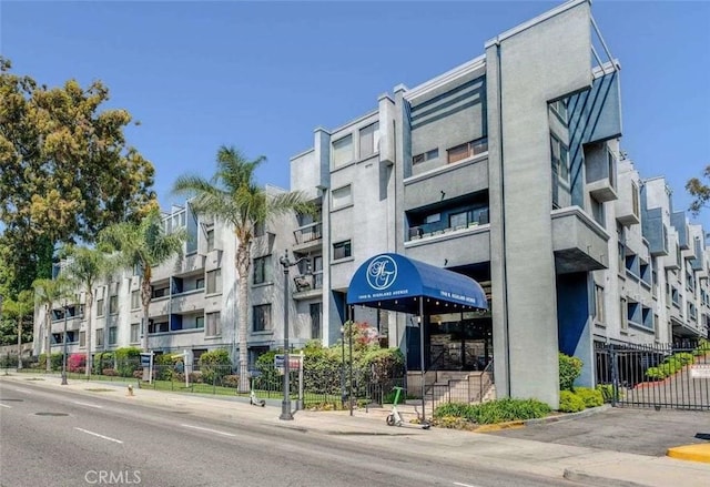 1940 N Highland Ave Unit 69, Los Angeles, CA 90068 - view of apartment building / complex