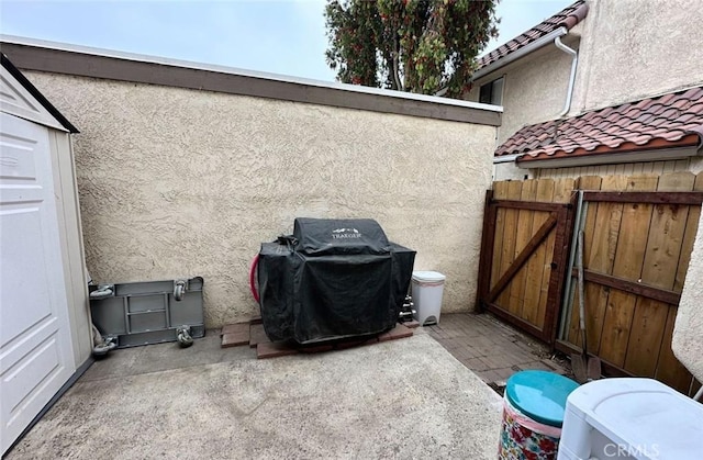 1920 S Mcclelland St Unit 27A, Santa Maria, CA 93454 - view of patio / terrace featuring area for grilling and a gate