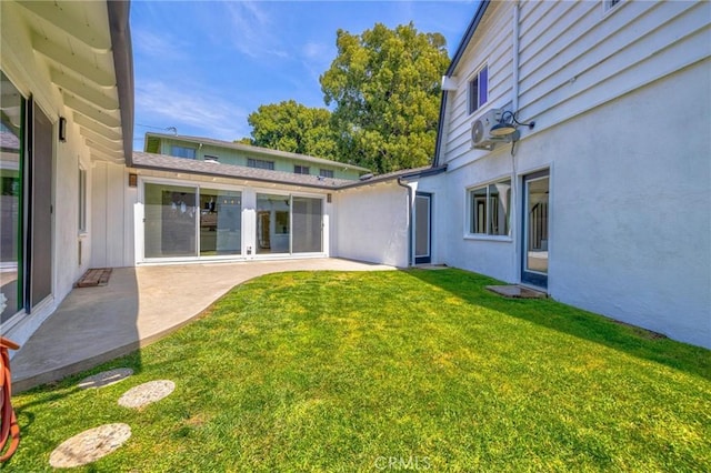 view of yard with a patio