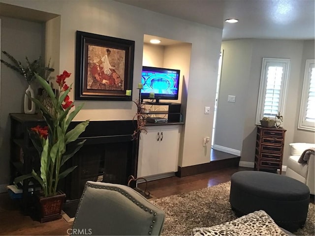 13919 Arthur Ave Unit 22, Paramount, CA 90723 - living area with dark wood finished floors, baseboards, and recessed lighting