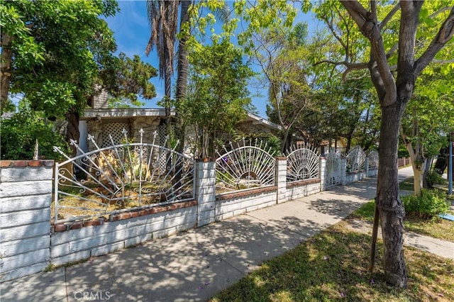 15023 Devonshire St, Mission Hills San Fernando, CA 91345 - view of gate with fence
