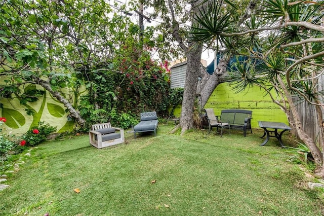 4912 Edgewood Pl, Los Angeles, CA 90019 - view of yard with fence
