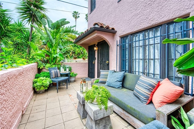 4912 Edgewood Pl, Los Angeles, CA 90019 - view of patio / terrace