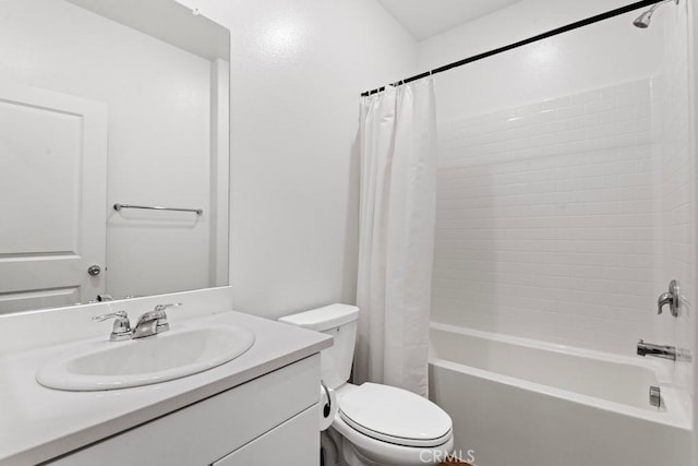 5085 Hoss Cir, Hemet, CA 92545 - bathroom featuring vanity and shower / tub combo
