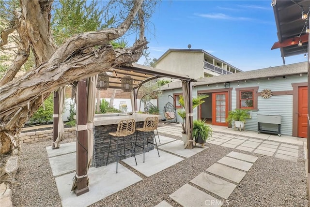 524 Walnut Ave, Long Beach, CA 90802 - view of patio / terrace with outdoor dry bar