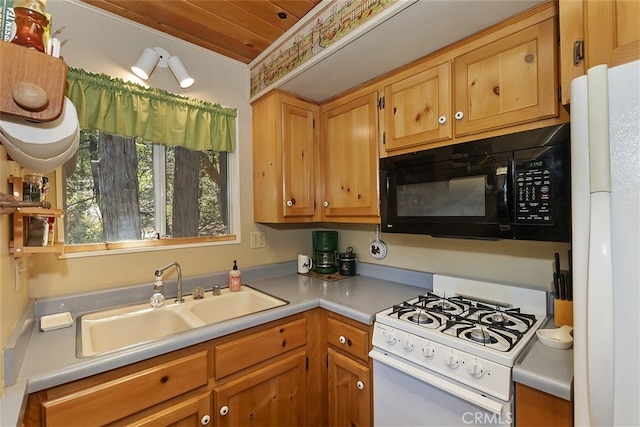 27364 Alpen Dr, Lake Arrowhead, CA 92352 - photo 13