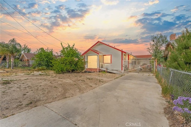 270 San Jacinto St, San Jacinto, CA 92544 - view of front of property featuring fence and driveway