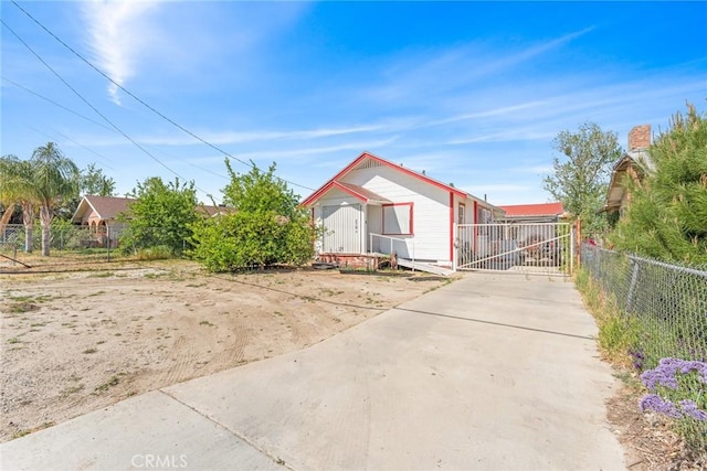 270 San Jacinto St, San Jacinto, CA 92544 - view of front of property featuring fence and driveway