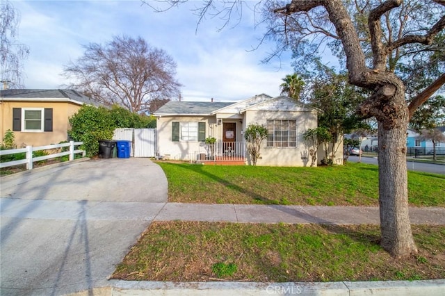 2484 Hanning Ave, Altadena, CA 91001 - bungalow with stucco siding and driveway