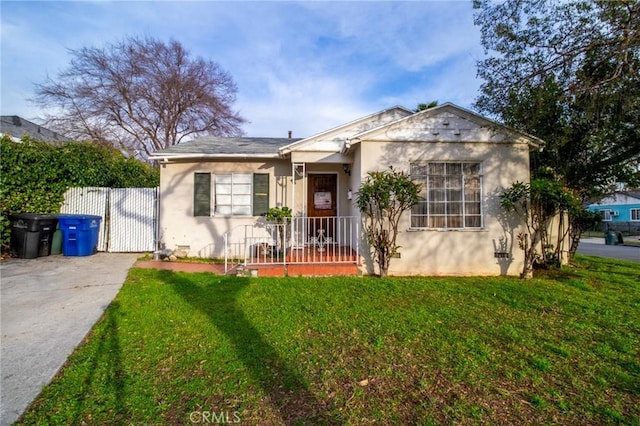 2484 Hanning Ave, Altadena, CA 91001 - bungalow-style home with stucco siding and a gate