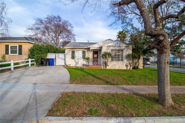 2484 Hanning Ave, Altadena, CA 91001 - bungalow-style house with stucco siding and driveway