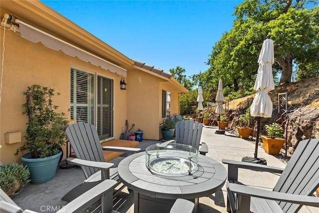 view of patio with outdoor dining space