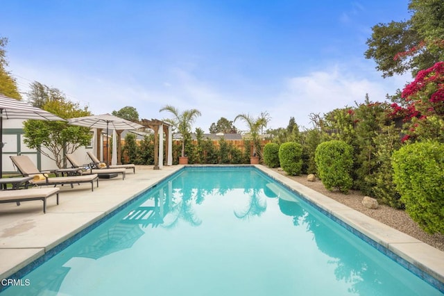 1109 Daly Rd, Ojai, CA 93023 - outdoor pool with a patio