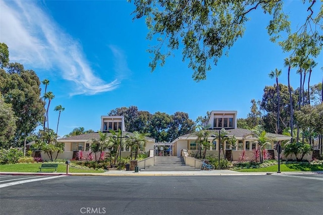 view of front of house