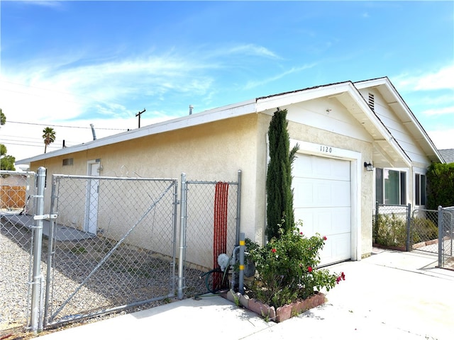 1120 S Yorktown St, Ridgecrest, CA 93555 - garage with a gate