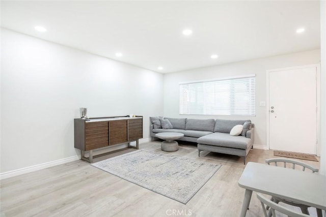 809 E Acacia Ave Unit H, Glendale, CA 91205 - living area featuring baseboards, wood finished floors, and recessed lighting